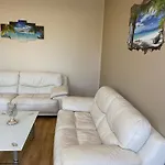 Zentrale 4 Zimmerwohnung Mit Kostenlosem Stellplatz *