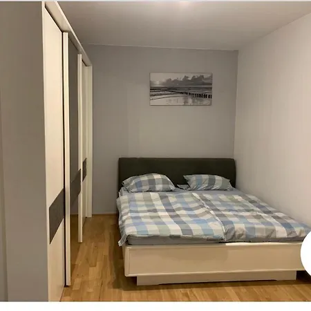 Zentrale 4 Zimmerwohnung Mit Kostenlosem Stellplatz * Heidelberg