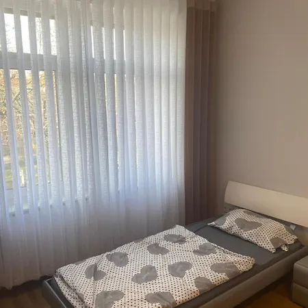 Apartment Zentrale 4 Zimmerwohnung Mit Kostenlosem Stellplatz *