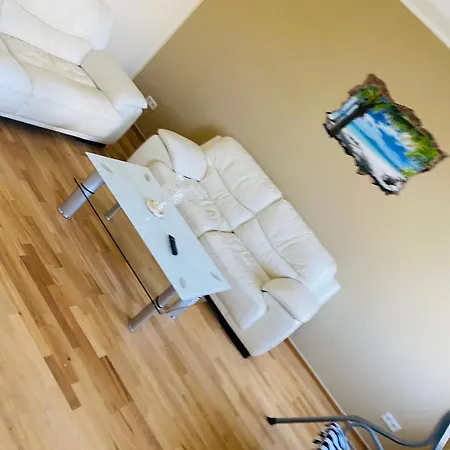 Zentrale 4 Zimmerwohnung Mit Kostenlosem Stellplatz Lejlighed *