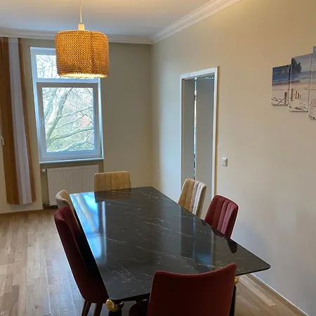 Zentrale 4 Zimmerwohnung Mit Kostenlosem Stellplatz * Heidelberg