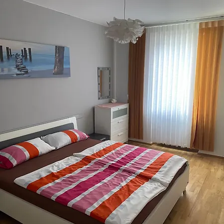 Zentrale 4 Zimmerwohnung Mit Kostenlosem Stellplatz Apartamento