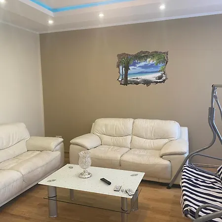 Zentrale 4 Zimmerwohnung Mit Kostenlosem Stellplatz Apartment